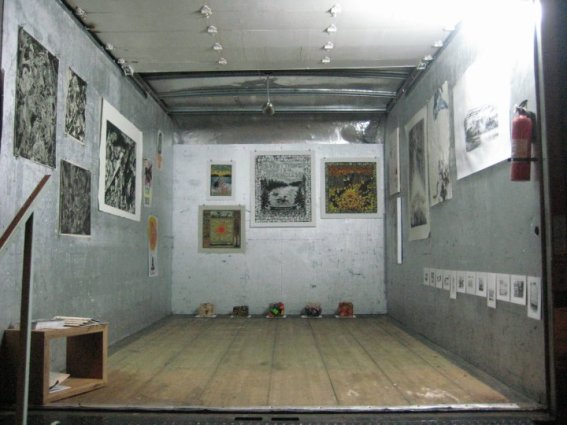 Installation view of La corporación Artist Studios truck in Santurce es Ley 1; participating artists: Grimaldi Báez, Patrick, Rogelio Báez, Andrés Pagán and Omar Velázquez.